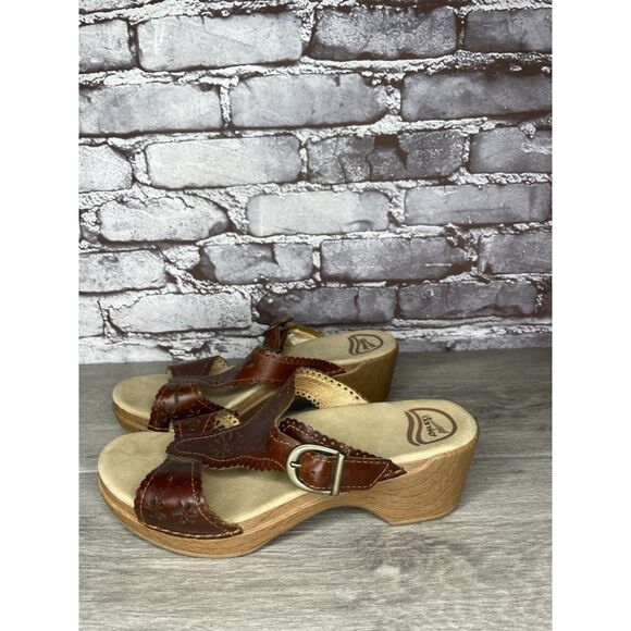 Dansko Sapphire Brown Leather Lacy Cutout Slides Sandals Women’s Sz 39EU/8.5M US - Picture 15 of 16